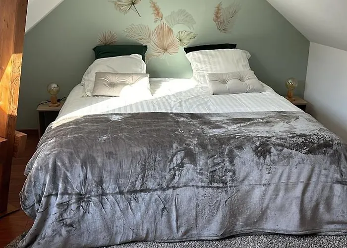 Loue Pour Manifestation Circuit Des 24H 4 Chambres De Standing Dans Un Ecrin De Verdure Habitación en casa particular Yvré-lʼÉvêque