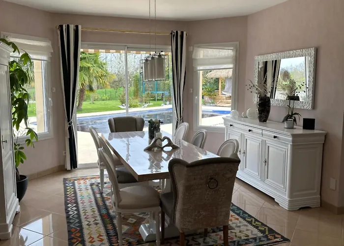 Loue Pour Manifestation Circuit Des 24H 4 Chambres De Standing Dans Un Ecrin De Verdure Habitación en casa particular *