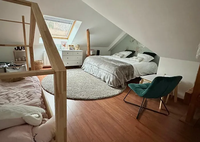 Habitación en casa particular Loue Pour Manifestation Circuit Des 24H 4 Chambres De Standing Dans Un Ecrin De Verdure Yvré-lʼÉvêque