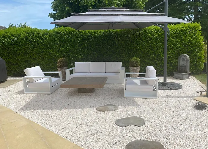 Loue Pour Manifestation Circuit Des 24H 4 Chambres De Standing Dans Un Ecrin De Verdure Habitación en casa particular Yvré-lʼÉvêque