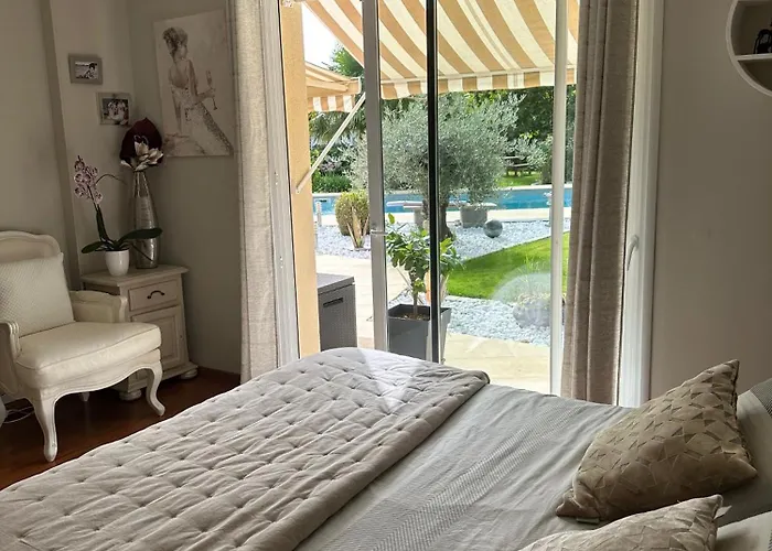 ホームステイ Loue Pour Manifestation Circuit Des 24h 4 De Standing Dans Un Ecrin De Verdure