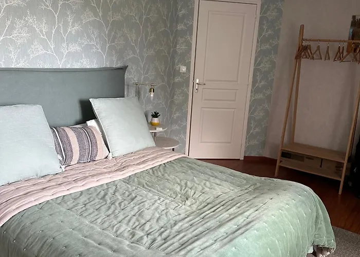 Loue Pour Manifestation Circuit Des 24H 4 Chambres De Standing Dans Un Ecrin De Verdure Habitación en casa particular Yvré-lʼÉvêque