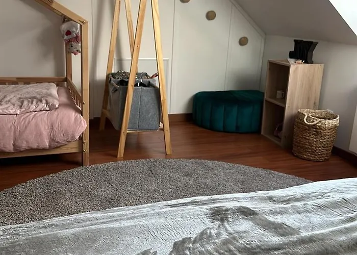 Habitación en casa particular Loue Pour Manifestation Circuit Des 24H 4 Chambres De Standing Dans Un Ecrin De Verdure