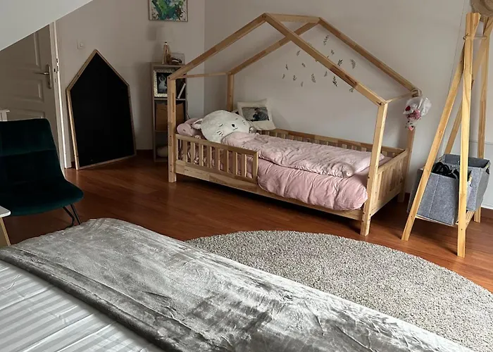 Loue Pour Manifestation Circuit Des 24h 4 De Standing Dans Un Ecrin De Verdure ホームステイ